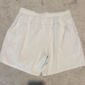 Lululemon athletica pacebreaker 7” shorts